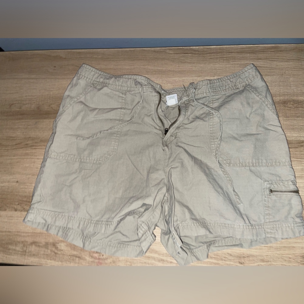 Drawstring Cargo Shorts - Picture 2 of 5